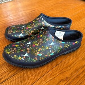 Floral gardening clogs